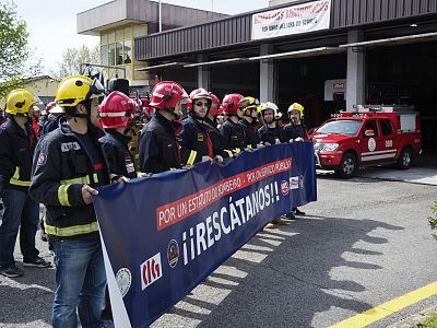 2016 04 18 ManifaBombeirosOurense10.jpg